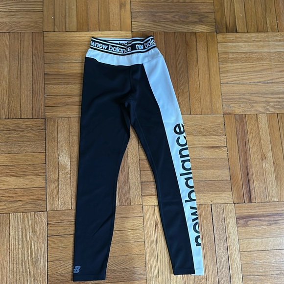 Like new ladies New Balance leggings size XS - Picture 1 of 2